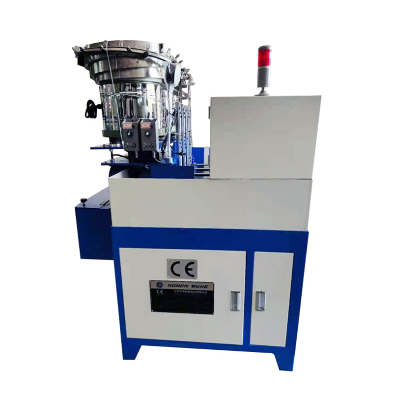 Czterowrzecionowa maszyna do gwintowania nakrętek